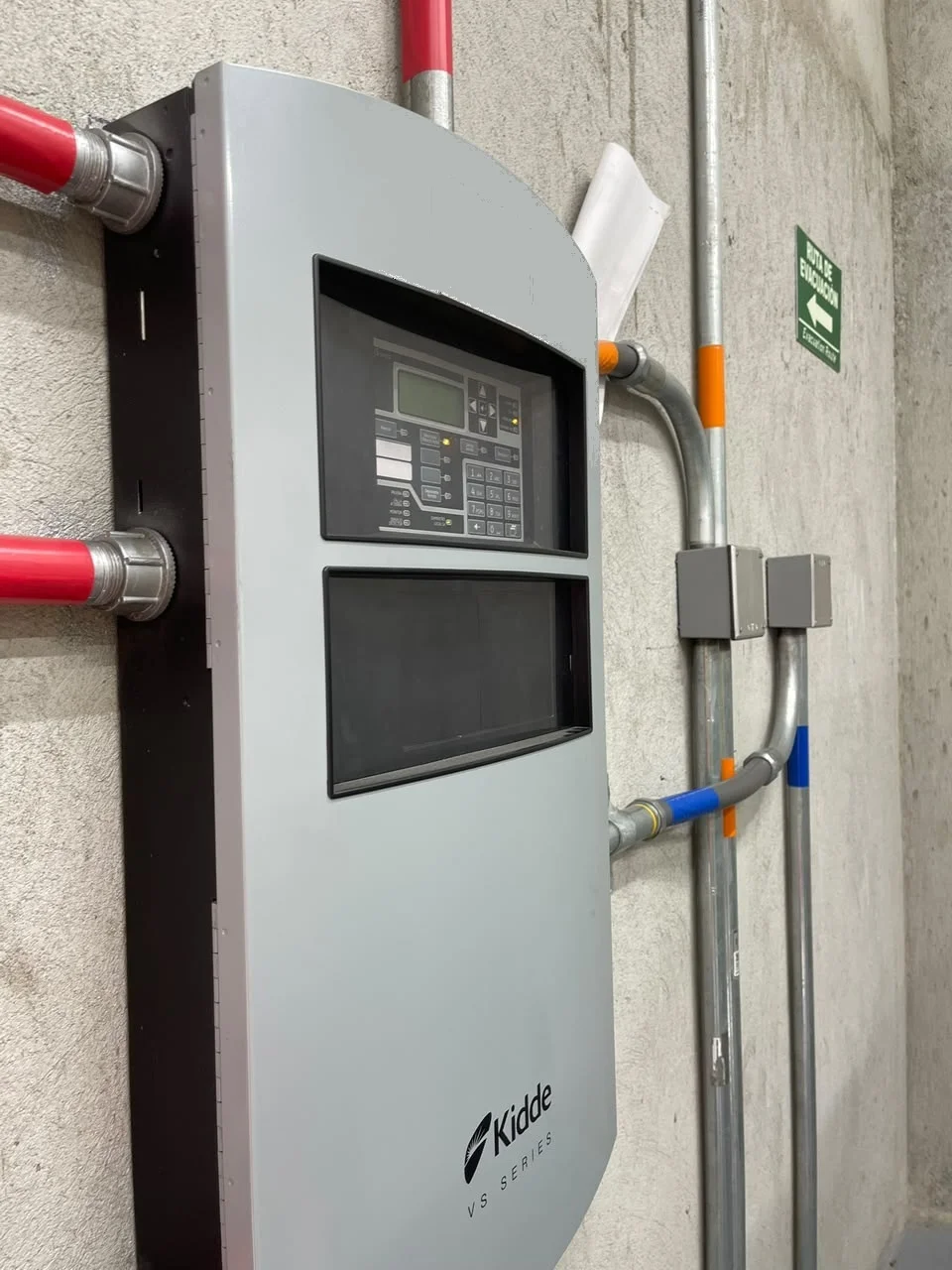 Sistema de detección de incendio en Colombia: componentes, normas NFPA 72 y NSR-10 — guía 2026